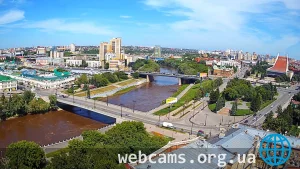 Веб-камера с видом на реку Омь, Юбилейный и Комсомольский мосты, Омск