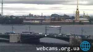 Веб-камера с видом на Дворцовый мост, Санкт-Петербург
