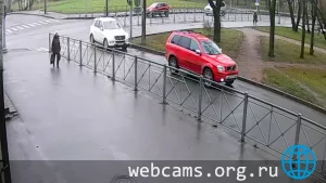 Webcam at the intersection of Zheleznodorozhnaya Street and Aleksey Tolstoy Boulevard, Pushkin